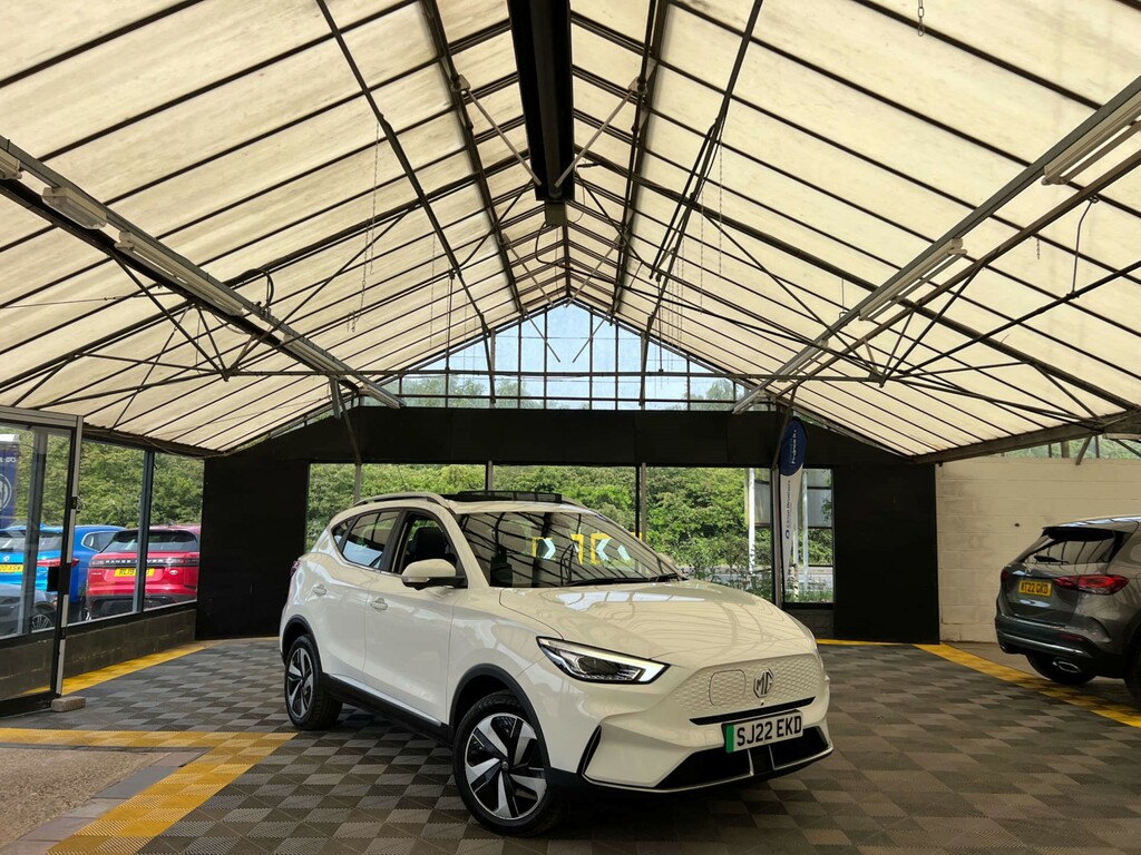 MG ZS Suv White