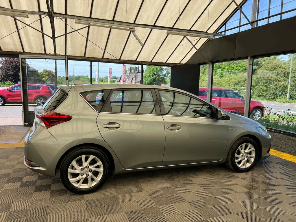 Toyota Auris Hatchback LV68KRO Grey #5