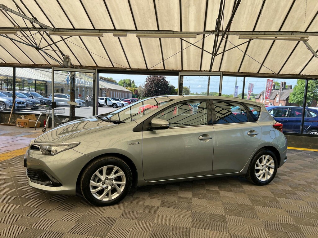 Toyota Auris Hatchback LV68KRO Grey #3