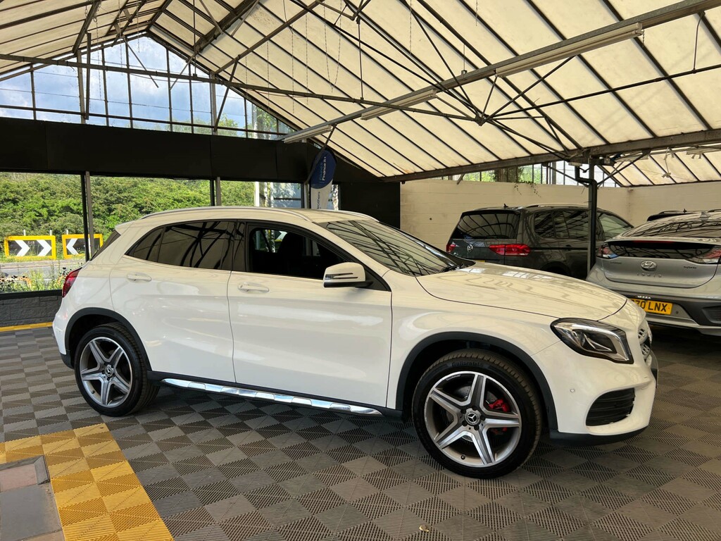 Mercedes-Benz GLA Class Gla 220 Amg Line Premium D 4Matic White