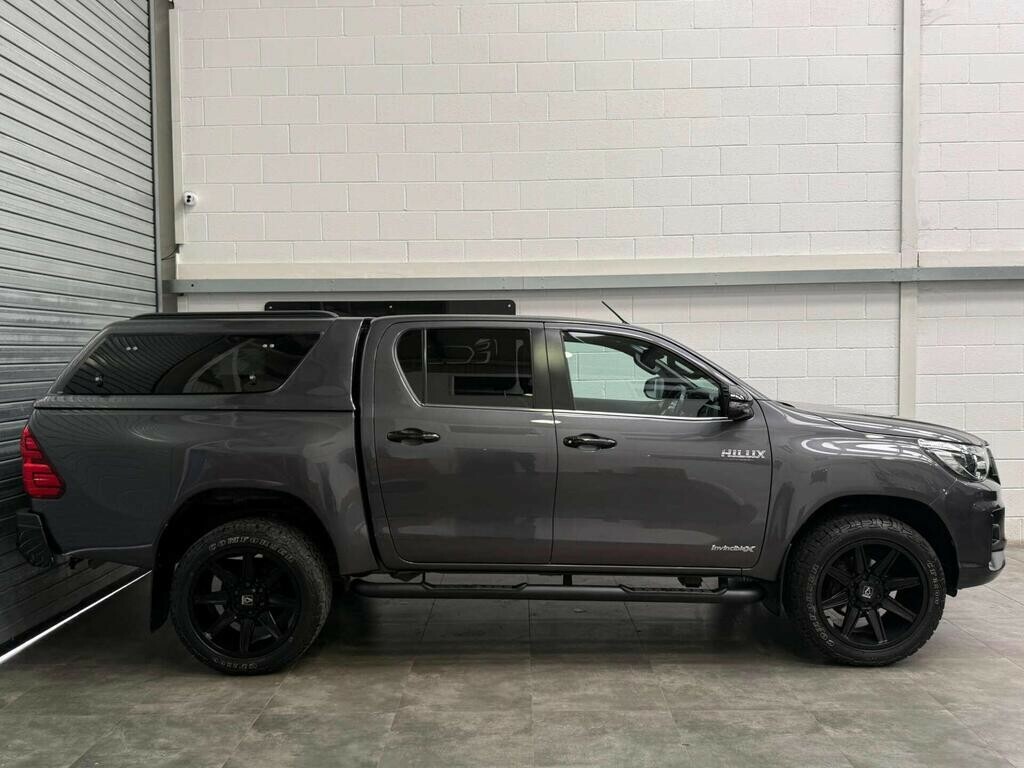Toyota HILUX 2.4 D-4d Invincible X 202070 YS70MUU Grey #3