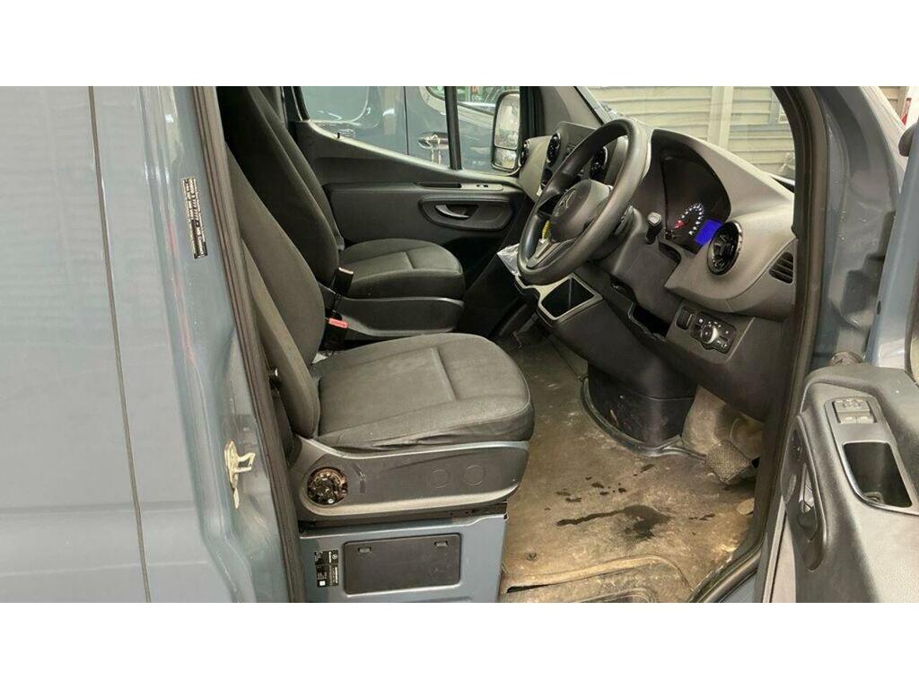 Mercedes-Benz eSprinter Esprinter Progressive Panel Van Grey #3