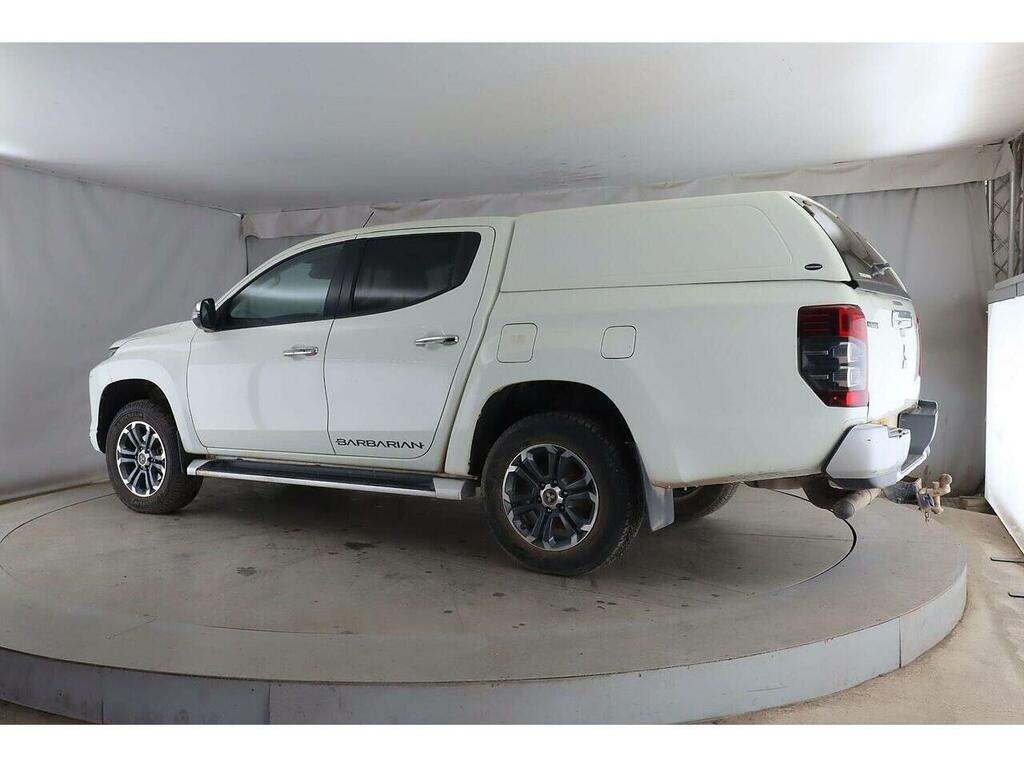 Mitsubishi L200 2.2 Di-d Dc Barbarian 4Wd Euro 6 Ss White #4
