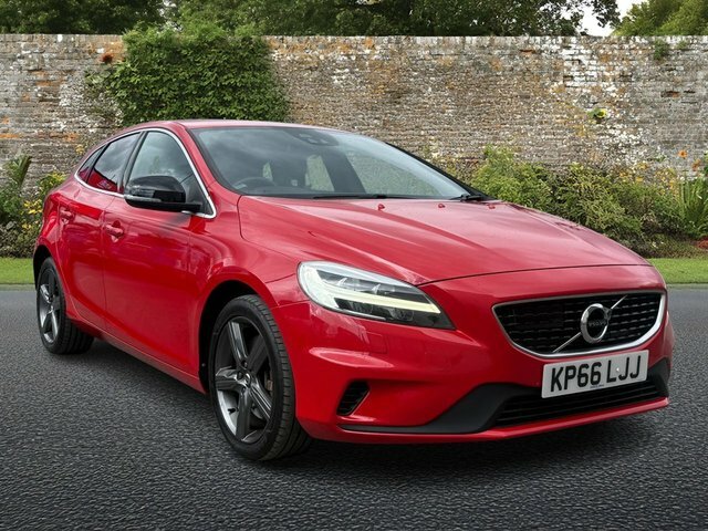 Volvo V40 2.0 D4 R-design Hatchback Euro 6 Red