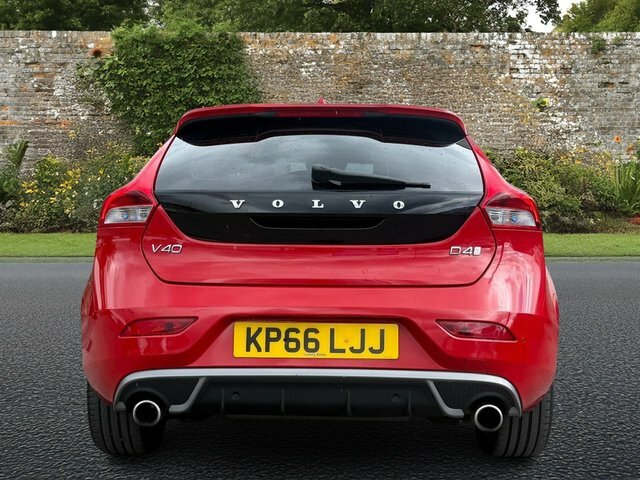 Volvo V40 2.0 D4 R-design Hatchback Euro 6 KP66LJJ Red #5