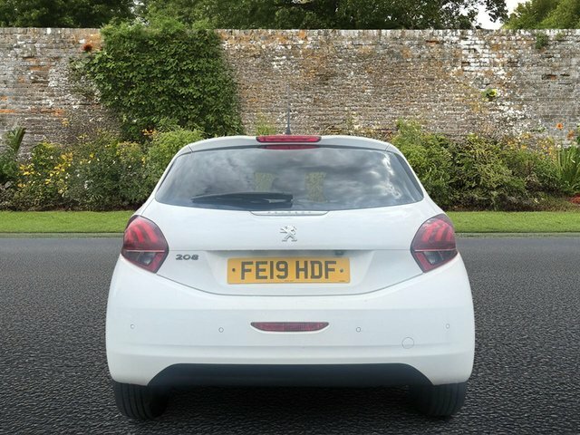 Peugeot 208 1.2 Puretech Tech Edition Hatchback Man FE19HDF White #5