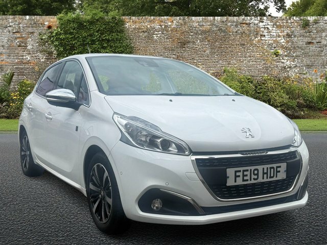 Peugeot 208 1.2 Puretech Tech Edition Hatchback Man White