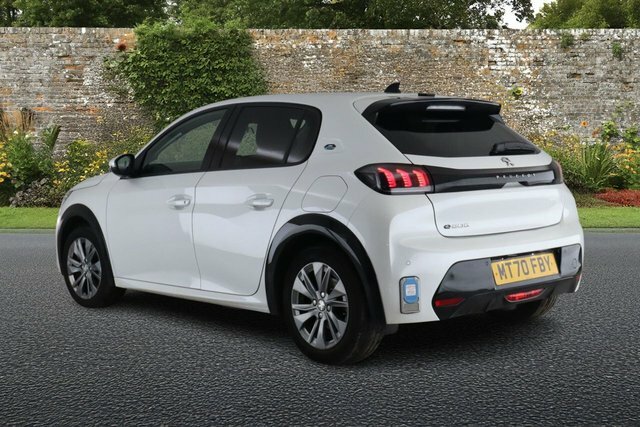 Peugeot e-208 50Kwh Allure Hatchback 136 Ps MT70FBY White #4
