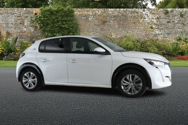 Peugeot e-208 50Kwh Allure Hatchback 136 Ps MT70FBY White #6