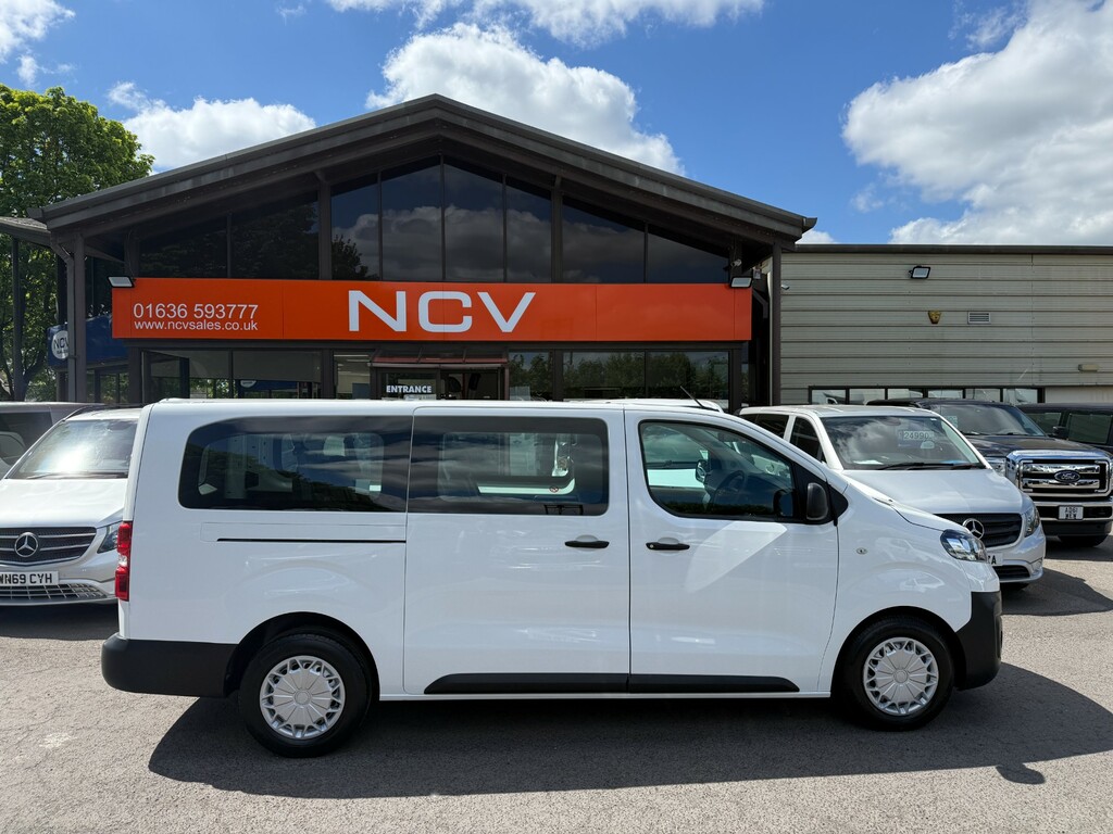 Vauxhall Vivaro Life Edition L Ss 9 Seater Ac Minibus CN20CRJ White #2