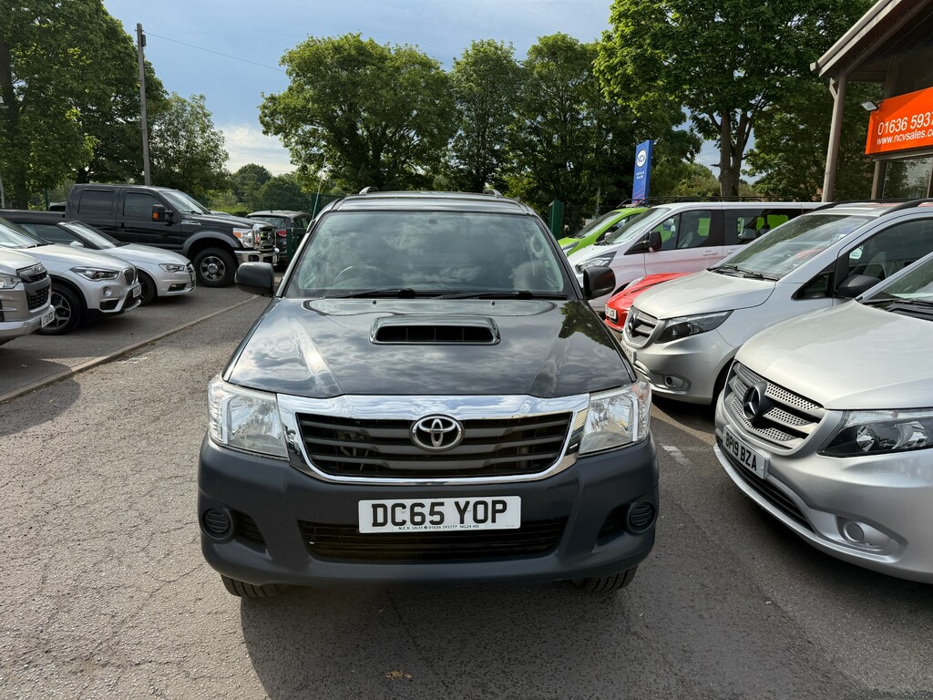 Toyota HILUX D-4d Invincible Blue #10