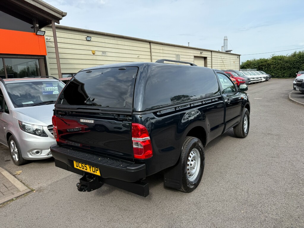 Toyota HILUX D-4d Invincible Blue #3