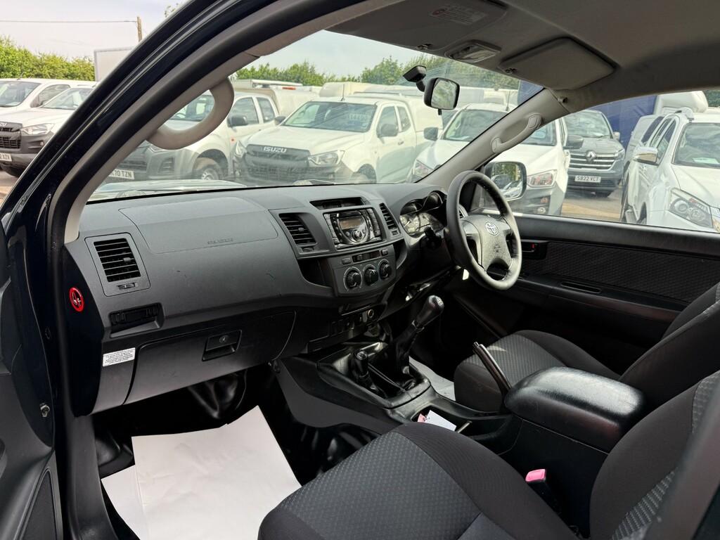 Toyota HILUX D-4d Invincible Blue #7