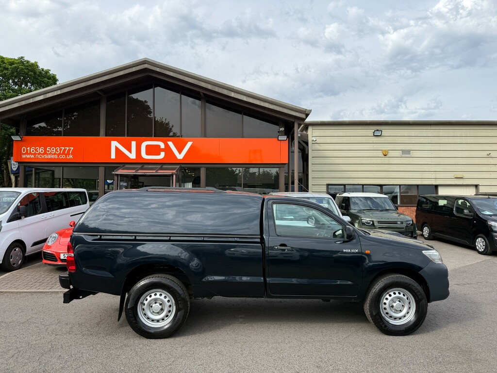 Toyota HILUX D-4d Invincible Blue #2