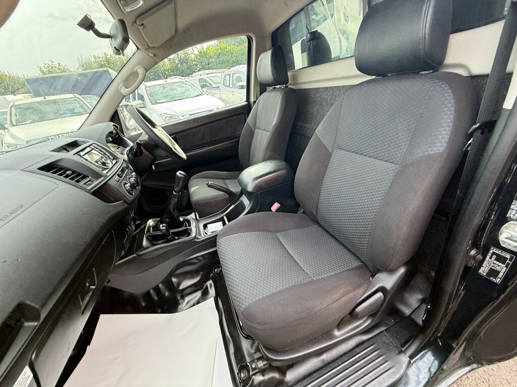 Toyota HILUX D-4d Invincible Blue #8