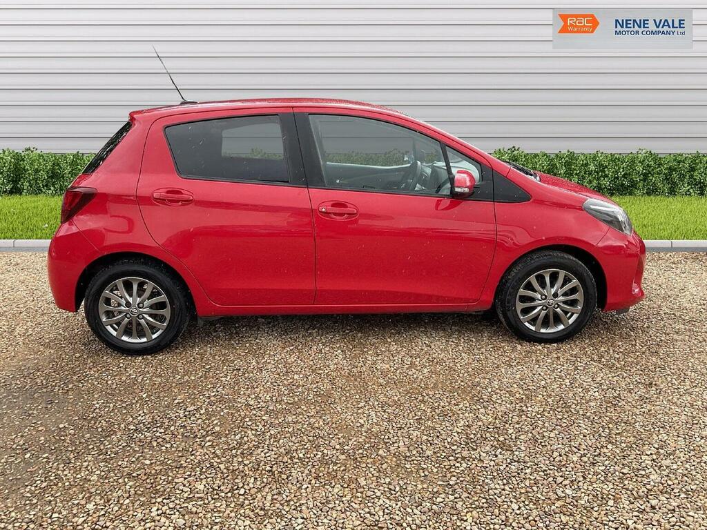Toyota Yaris Hatchback 1.33 Dual Vvt-i Icon Euro 6 201717 SG17AKN Red #2