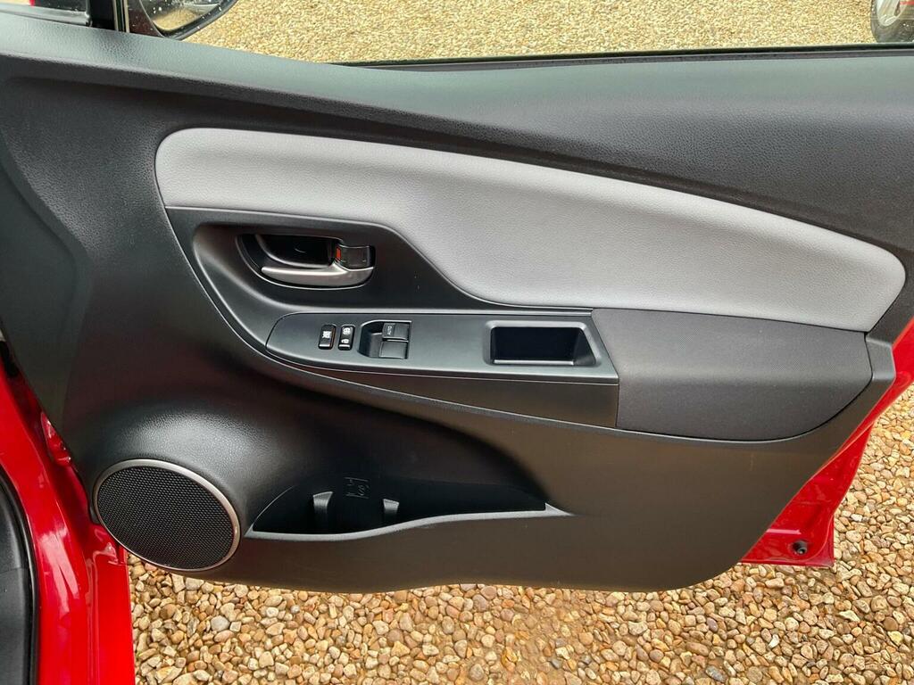 Toyota Yaris Hatchback 1.33 Dual Vvt-i Icon Euro 6 201717 SG17AKN Red #6