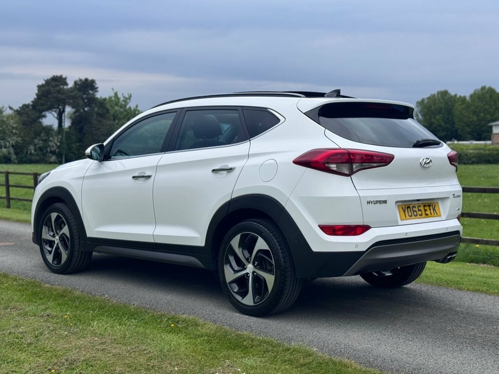 Hyundai Tucson 2L Premium Se White #6