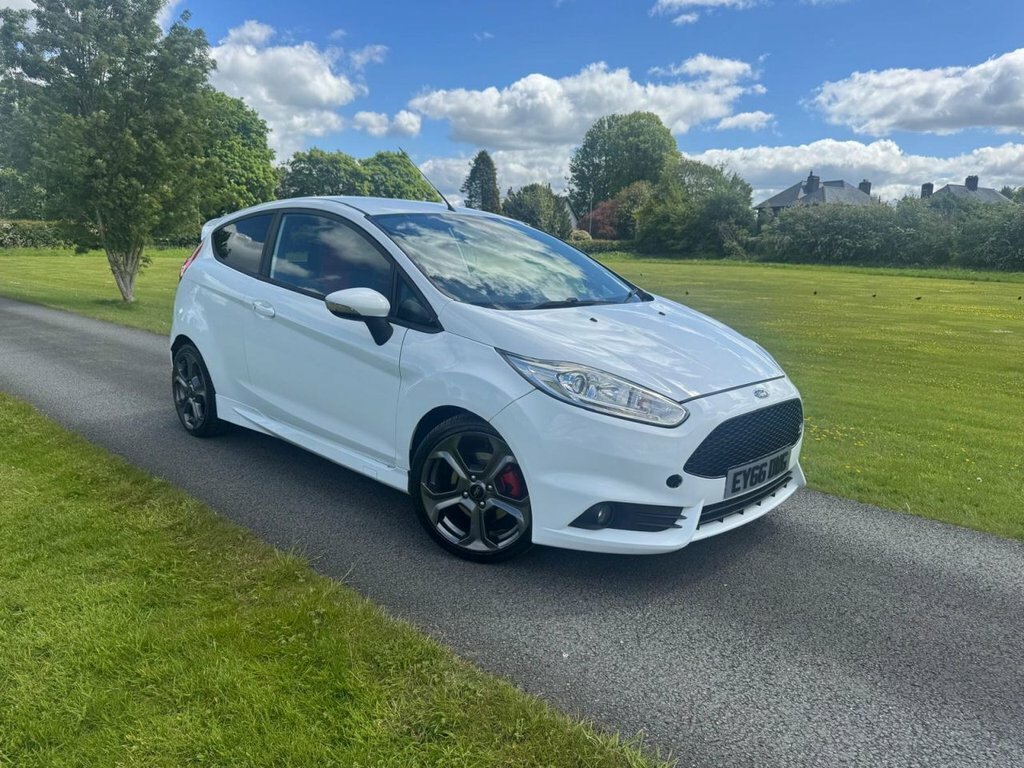 Ford Fiesta 1.6L St-3 White