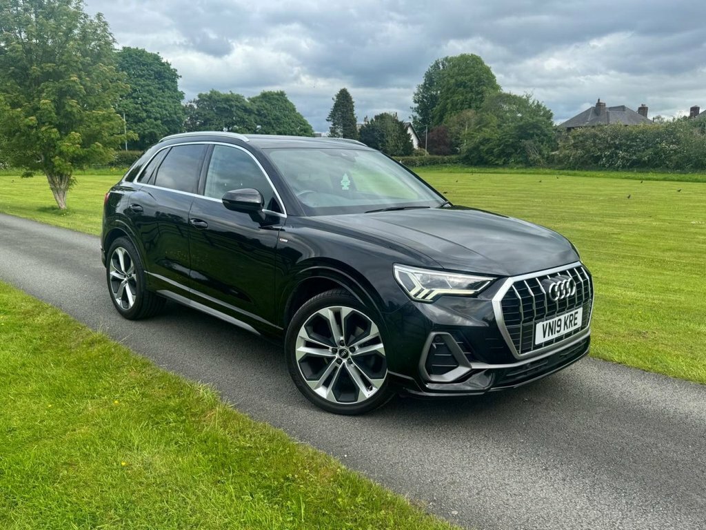 Audi Q3 2L S Line Black