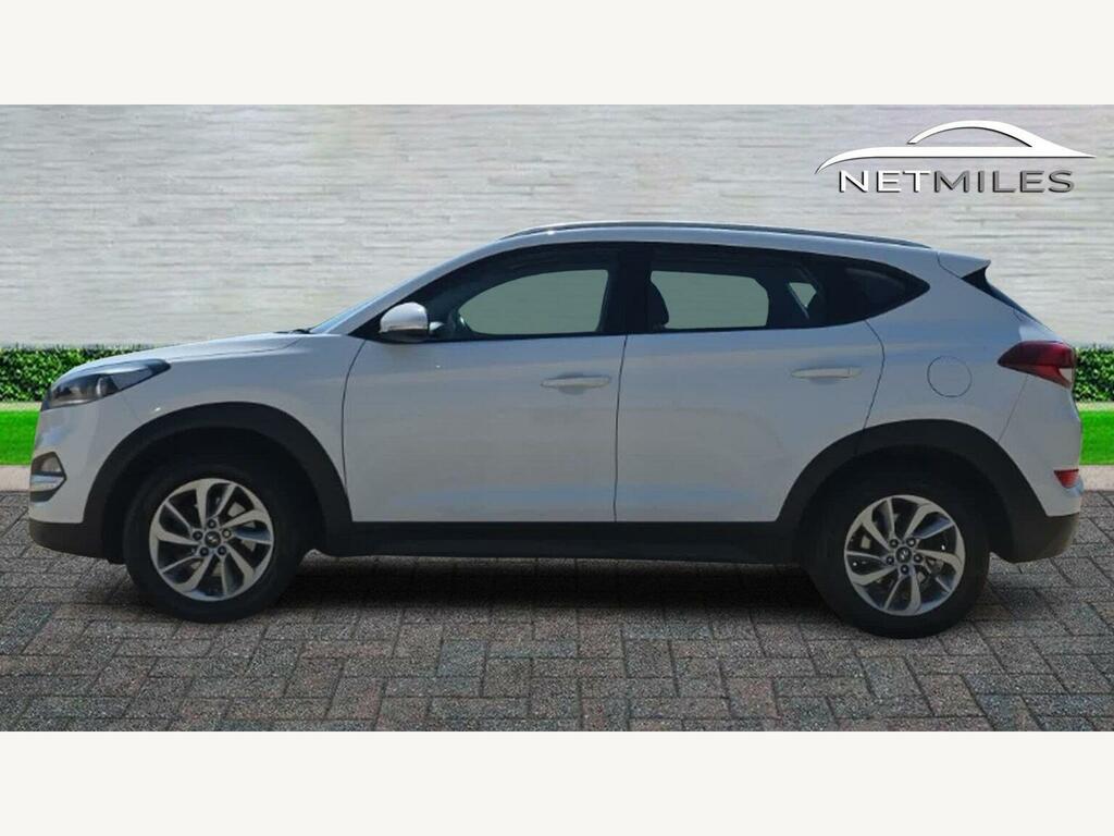 Hyundai Tucson 1.7 Crdi Blue Drive Se Nav Euro 6 Ss GM65HTJ White #4