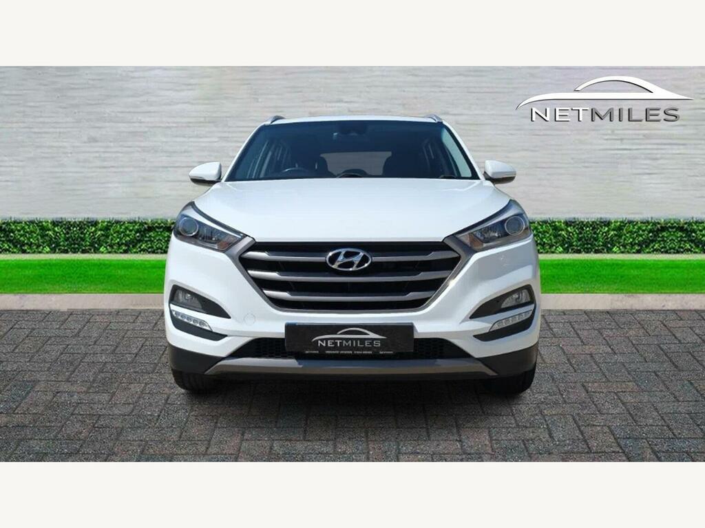 Hyundai Tucson 1.7 Crdi Blue Drive Se Nav Euro 6 Ss GM65HTJ White #2