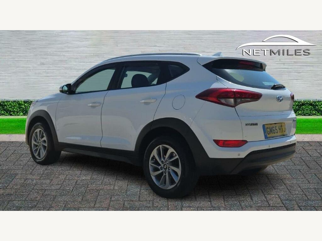 Hyundai Tucson 1.7 Crdi Blue Drive Se Nav Euro 6 Ss GM65HTJ White #3