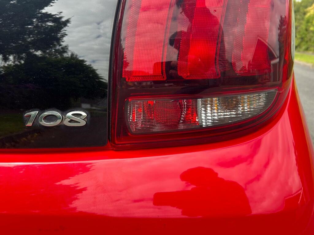 Peugeot 108 Hatchback 1.2 Vti Puretech Allure Euro 5 2015 KY64CFX Red #4