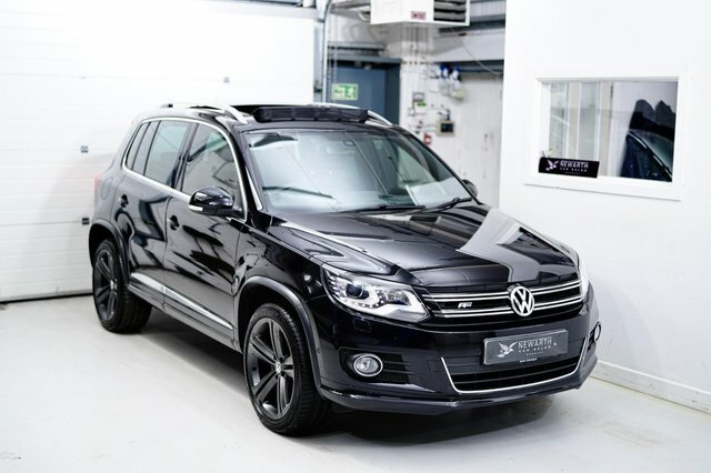 Volkswagen Tiguan 2.0 Tdi Bluemotion Tech R-line Dsg 4Wd Euro 5 S S Black