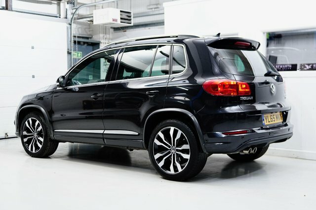 Volkswagen Tiguan 2.0 Tdi Bluemotion Tech R-line Edition Dsg 4Wd Eur YL65MVX Black #2