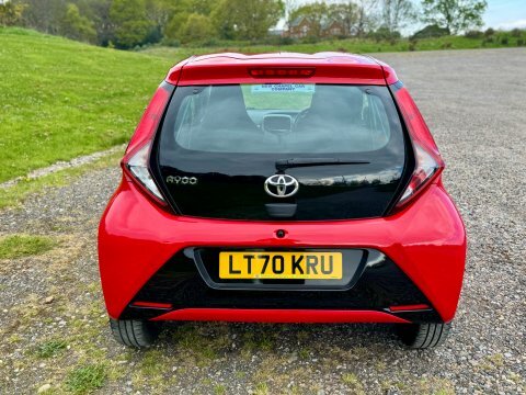Toyota Aygo Vvt-i X-play Tss LT70KRU Red #4