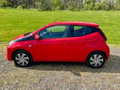 Toyota Aygo Vvt-i X-play Tss LT70KRU Red #6