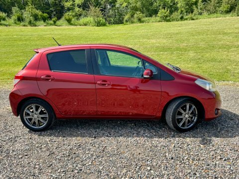 Toyota Yaris Vvt-i Sr WO13EFF Red #2