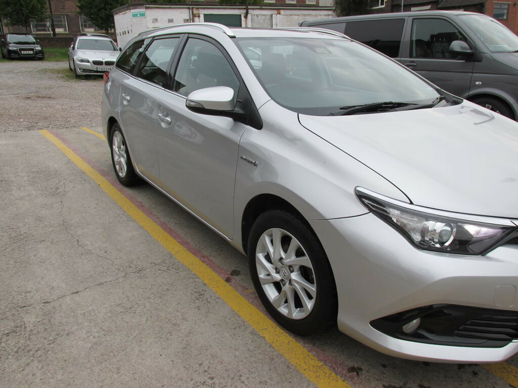 Toyota Auris 1.8 Hybrid Icon Tss Cvt Estate YC68YAV Silver #2