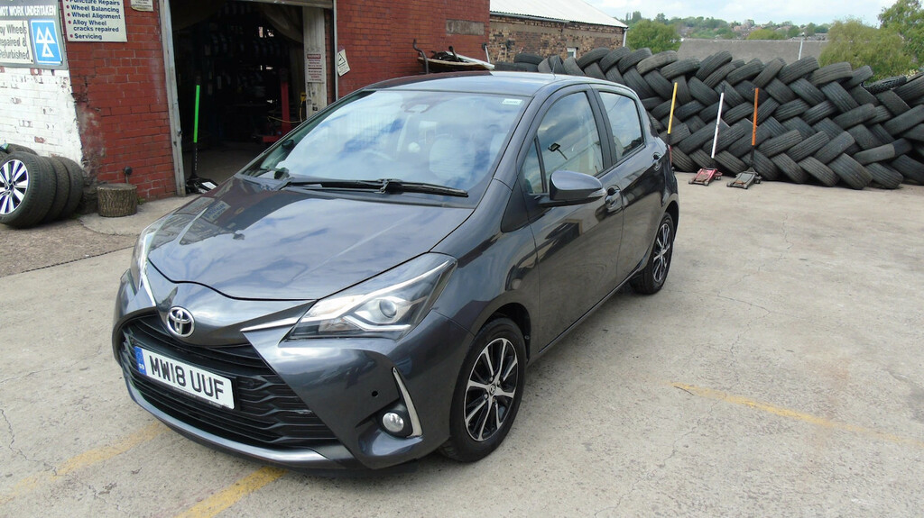 Toyota Yaris 1.5 Vvt-i Icon Tech Cvt Hatchback Grey