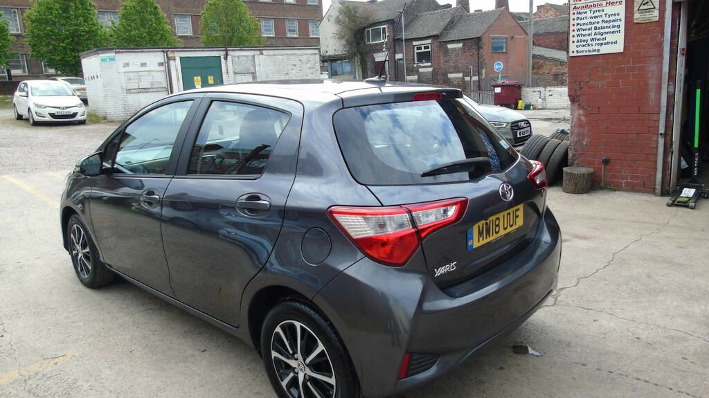 Toyota Yaris 1.5 Vvt-i Icon Tech Cvt Hatchback MW18UUF Grey #5