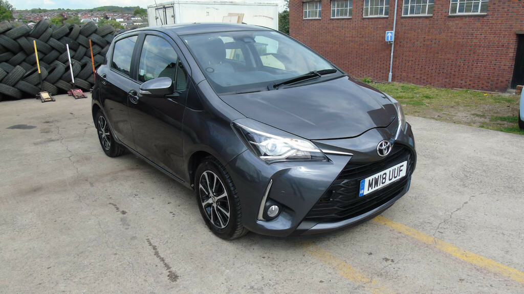 Toyota Yaris 1.5 Vvt-i Icon Tech Cvt Hatchback MW18UUF Grey #2