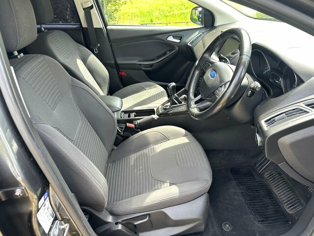 Ford Focus 1.0T Ecoboost Titanium Hatchback BU16CCF Grey #3