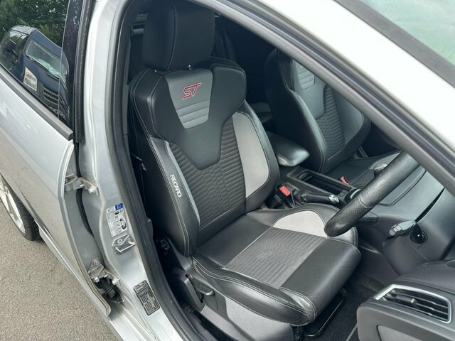 Ford Focus 2.0T Ecoboost St-2 Hatchback Eur FD65AWR Silver #3
