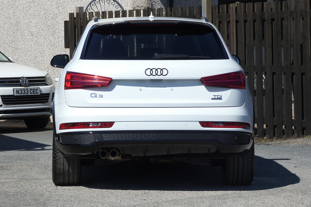 Audi Q3 2.0 Tdi Black Edition Suv S Tronic Quat KV67YTT White #3
