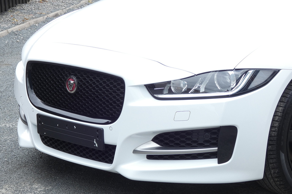 Jaguar XE 2.0I Gpf R-sport Saloon Euro 6 S KF19JHV White #6