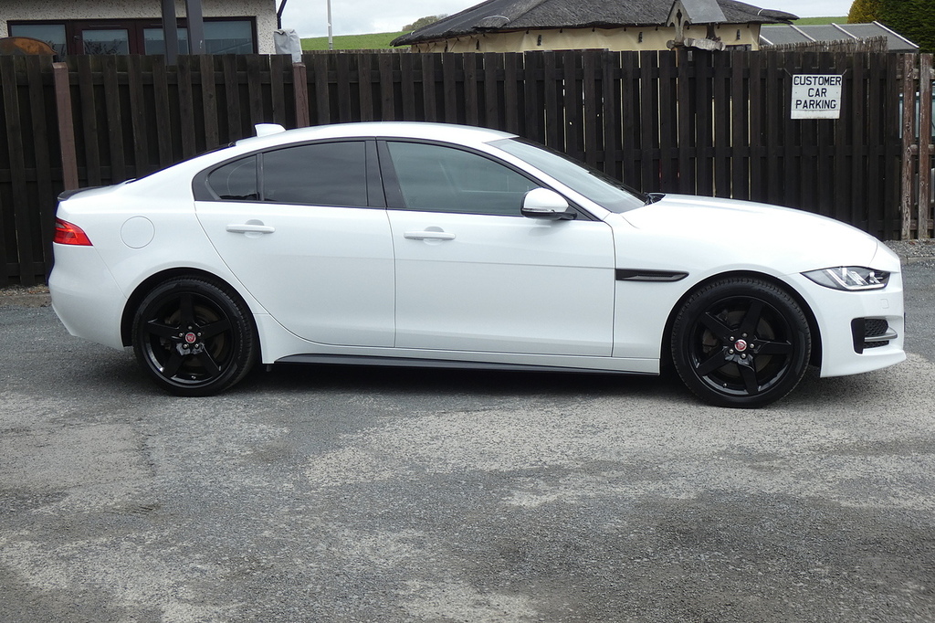 Jaguar XE 2.0I Gpf R-sport Saloon Euro 6 S KF19JHV White #2