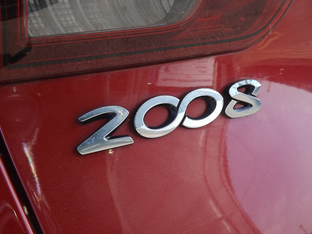 Peugeot 2008 Puretech Allure Premium KF19VVY Red #6