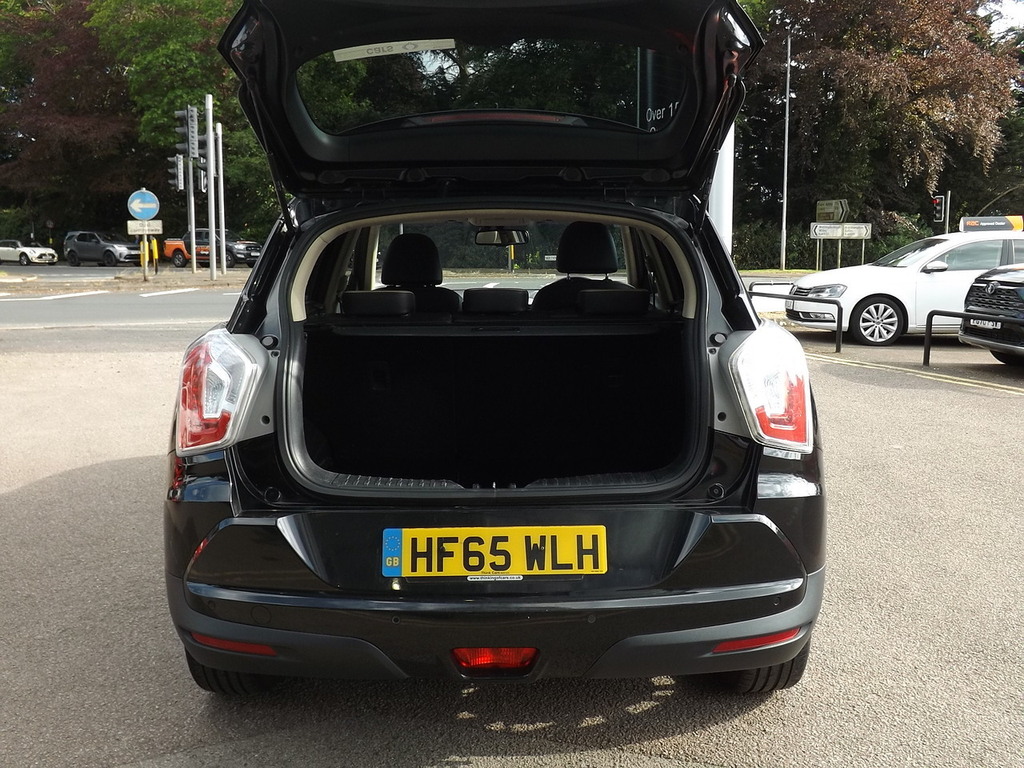 SsangYong Tivoli 1.6 Se 126 Red #32