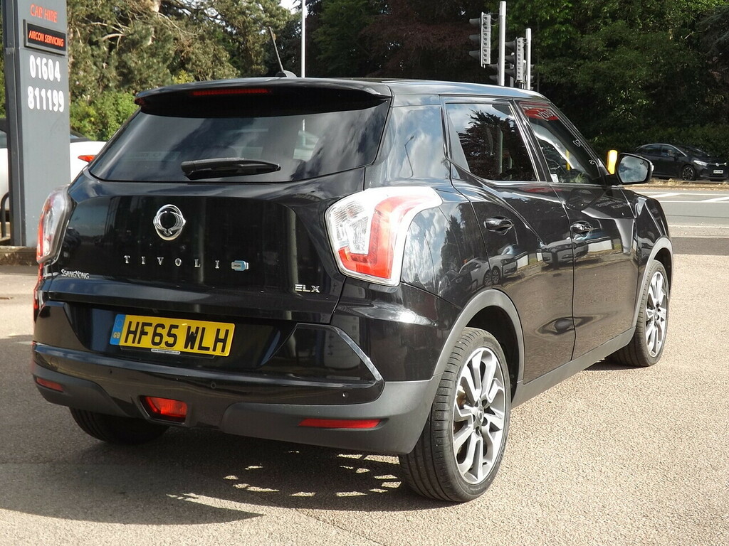 SsangYong Tivoli 1.6 Se 126 Red #30