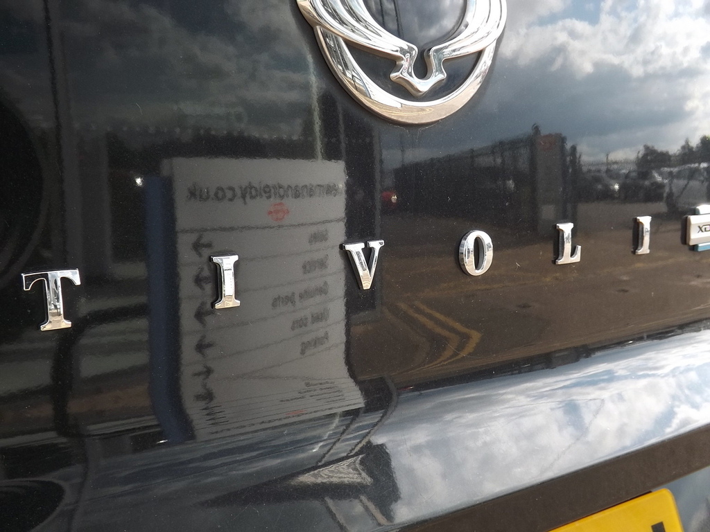 SsangYong Tivoli 1.6 Se 126 Red #8