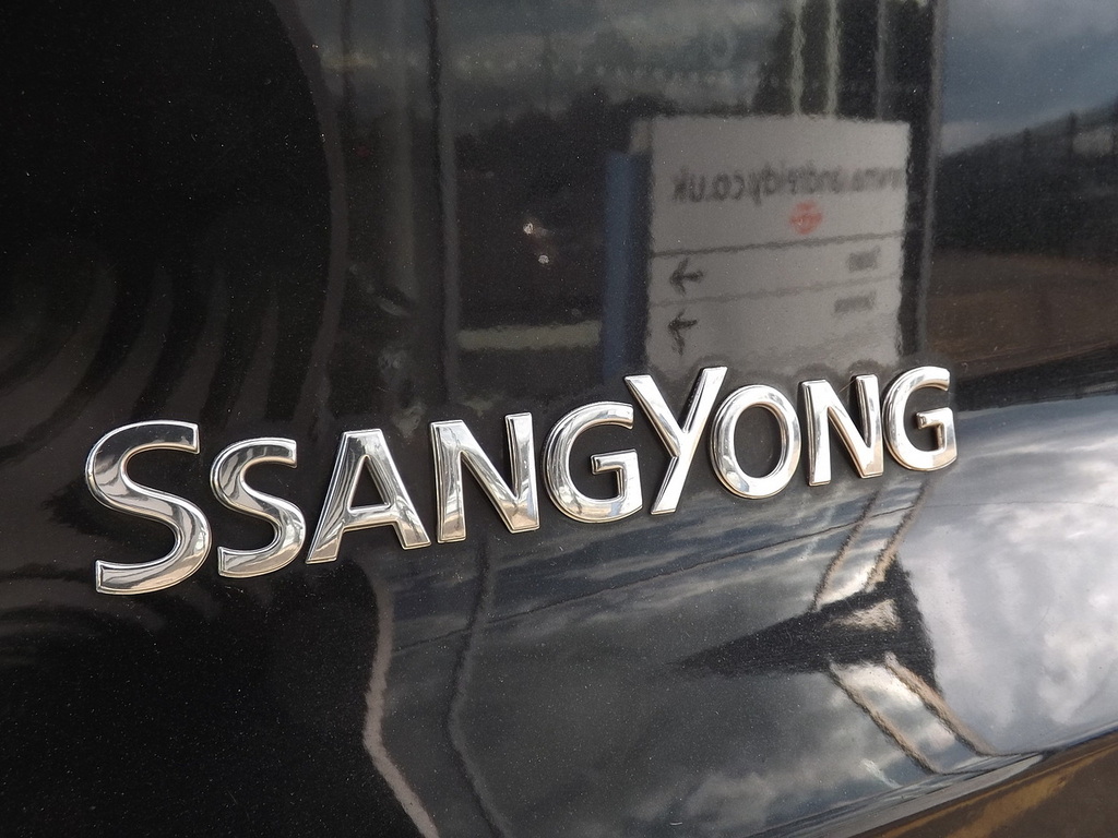 SsangYong Tivoli 1.6 Se 126 Red #7