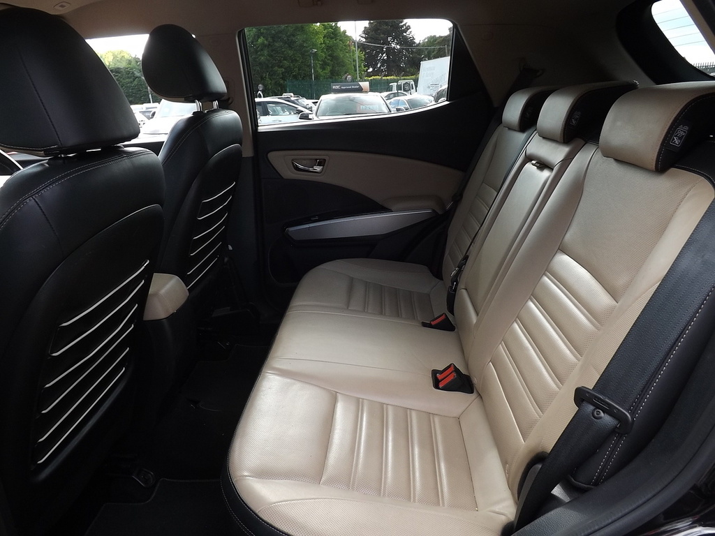SsangYong Tivoli 1.6 Se 126 Red #29