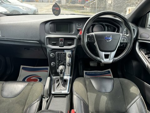 Volvo V40 D4 R-design VK15XOY Black #2