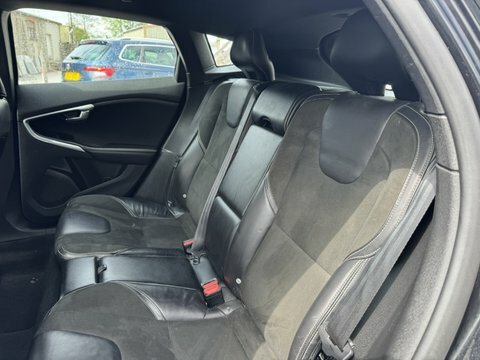 Volvo V40 D4 R-design VK15XOY Black #6
